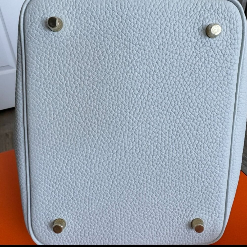 Hermès Picotin Lock 22 Bleu Pale Clemence Gold Hardware - Picture 9 of 9